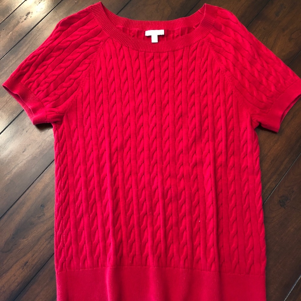 Short sleeved cable knit sweater =👔